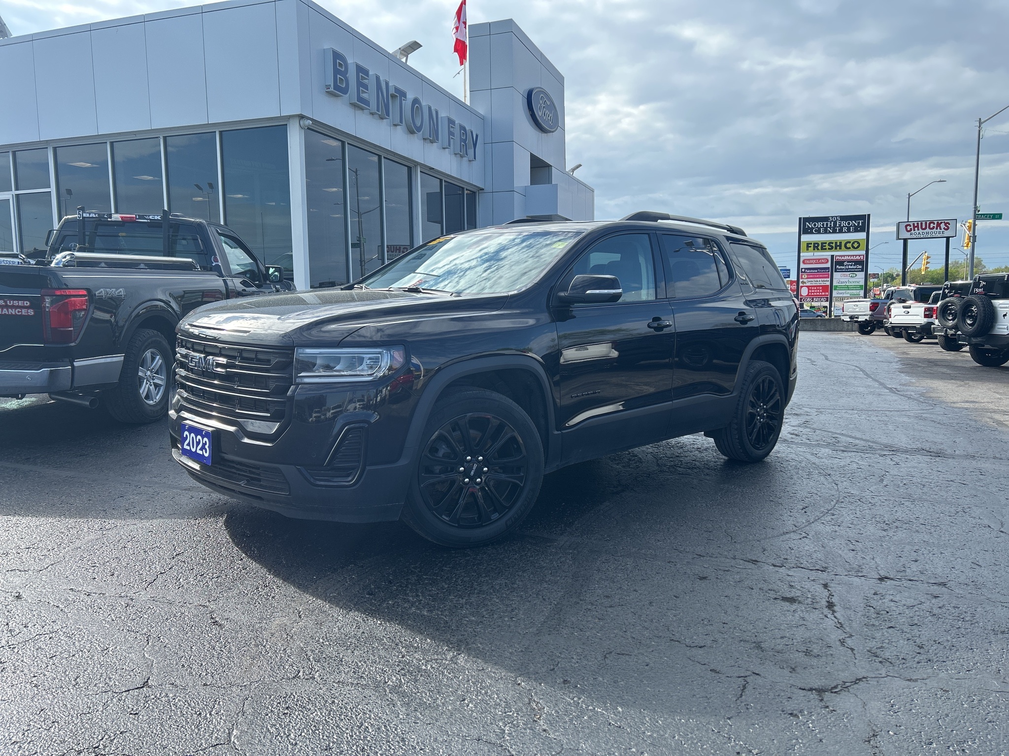 2023 GMC Acadia 3.7 AWD LANE KEEPING THREE ROW SEATING PANO ROOF