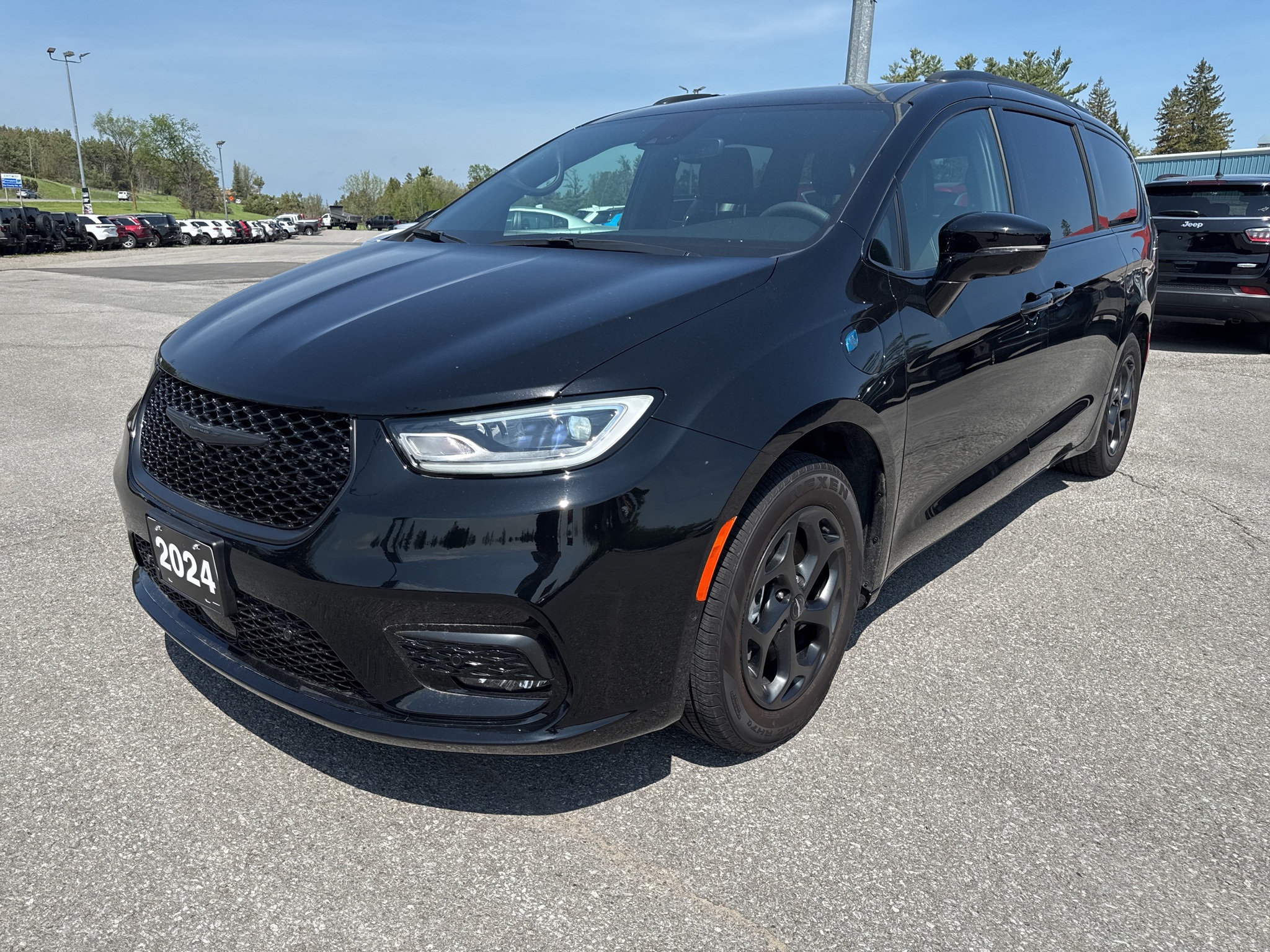 2024 Chrysler Pacifica Premium S Appearance - htd/vented seats - adaptive