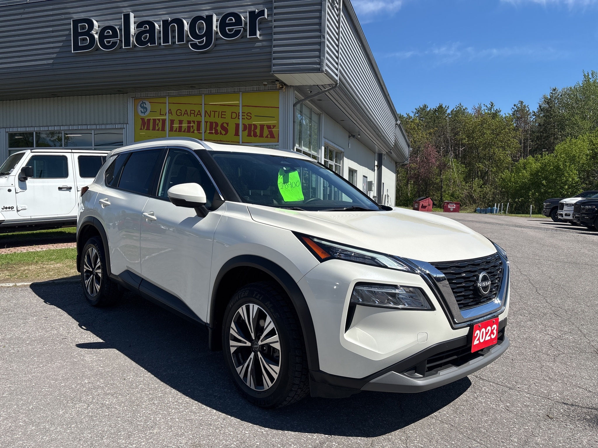 2023 Nissan Rogue SV MOONROOF