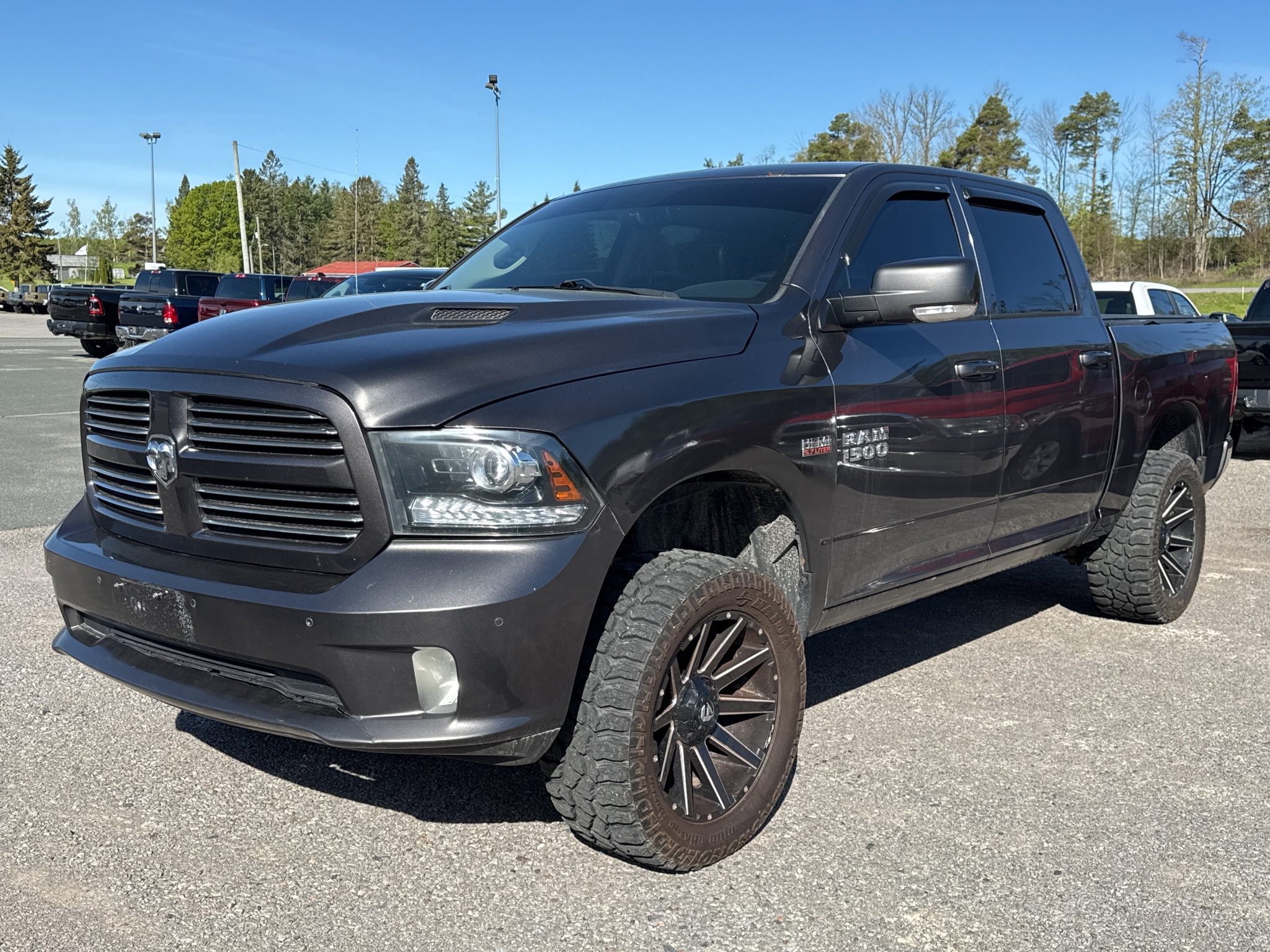 2016 RAM 1500 Sport - Heated/Vented seats  - tow pkg