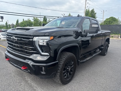 Black 2025 Chevrolet Silverado 3500HD LT Crew Cab 4WD Pickup Truck Four-Wheel Drive Automatic
