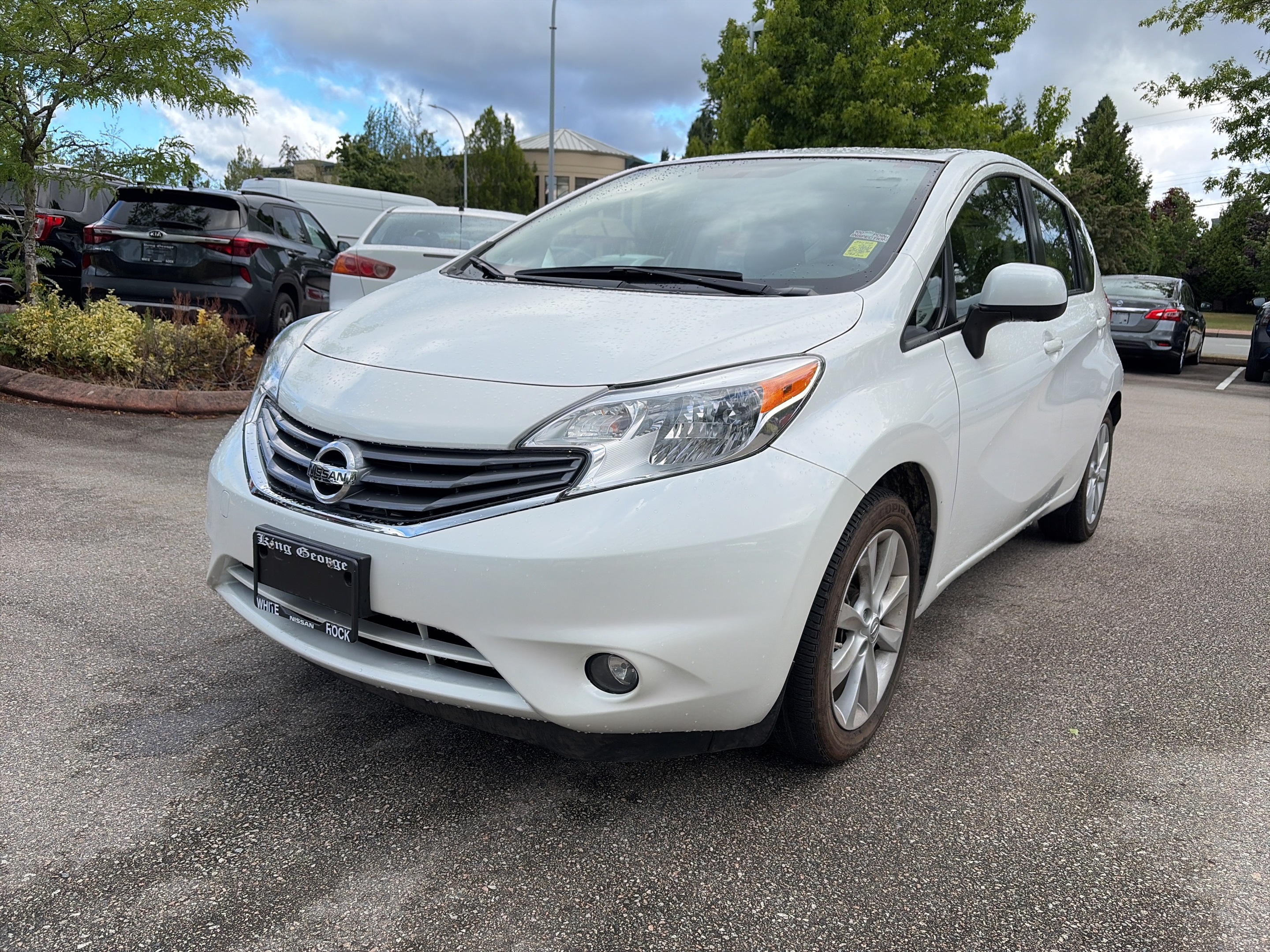 White 2014 Nissan Versa Note SV with SL Hatchback Continuously Variable Transmission