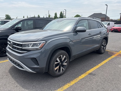 Gray 2022 Volkswagen Atlas Cross Sport 3.6 FSI Comfortline 4Motion SUV / Crossover 8-Speed Automatic