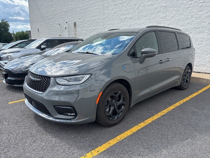 2021 Chrysler Pacifica Hybrid Touring Plus FWD