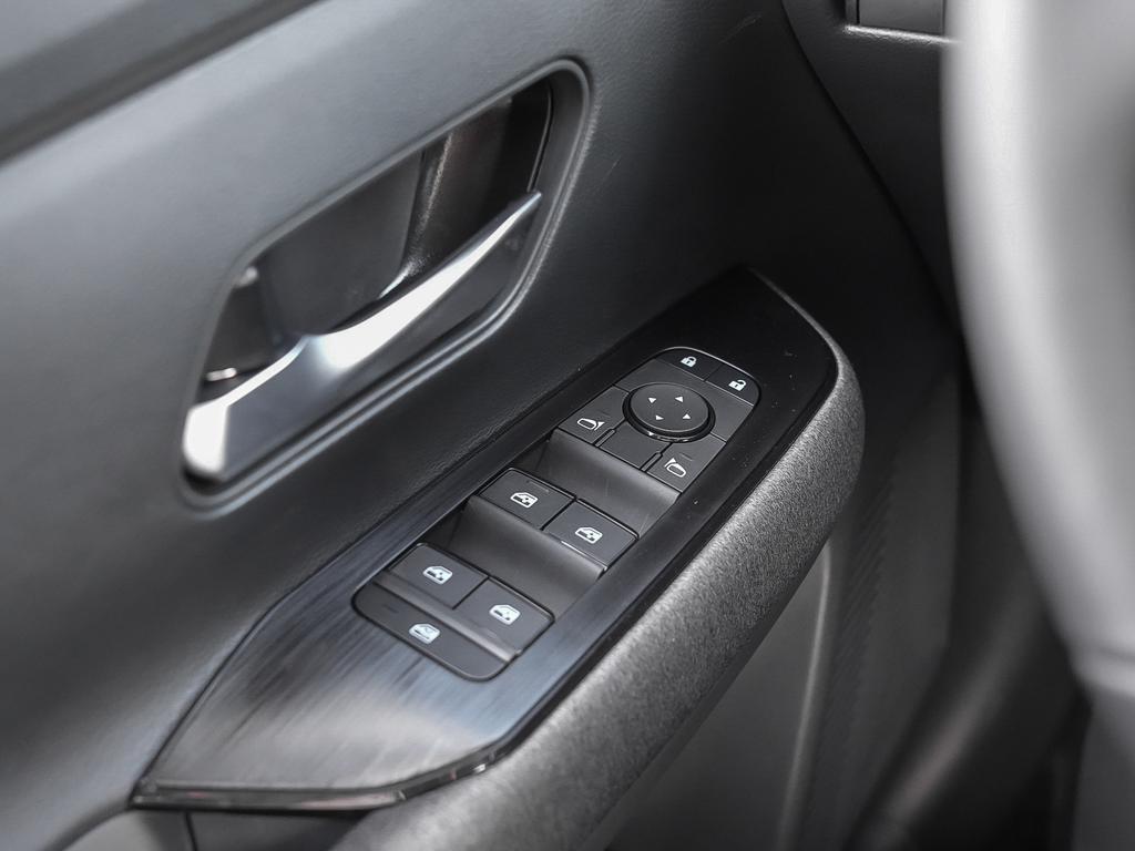 2025 Nissan Kicks SV, Toronto, Cash
