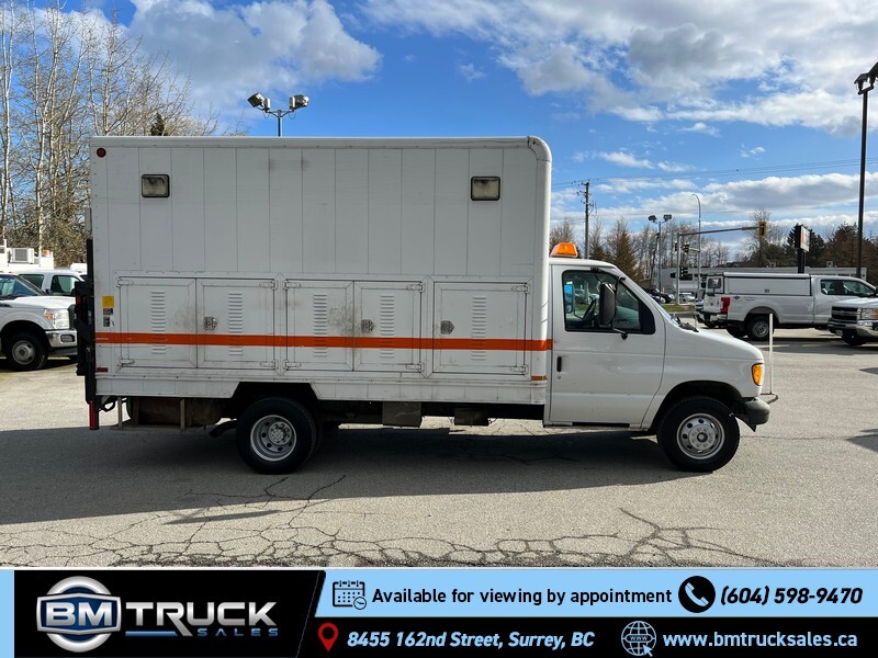 2003 Ford E-450 / Cube Van / Power Lift Gate / Diesel