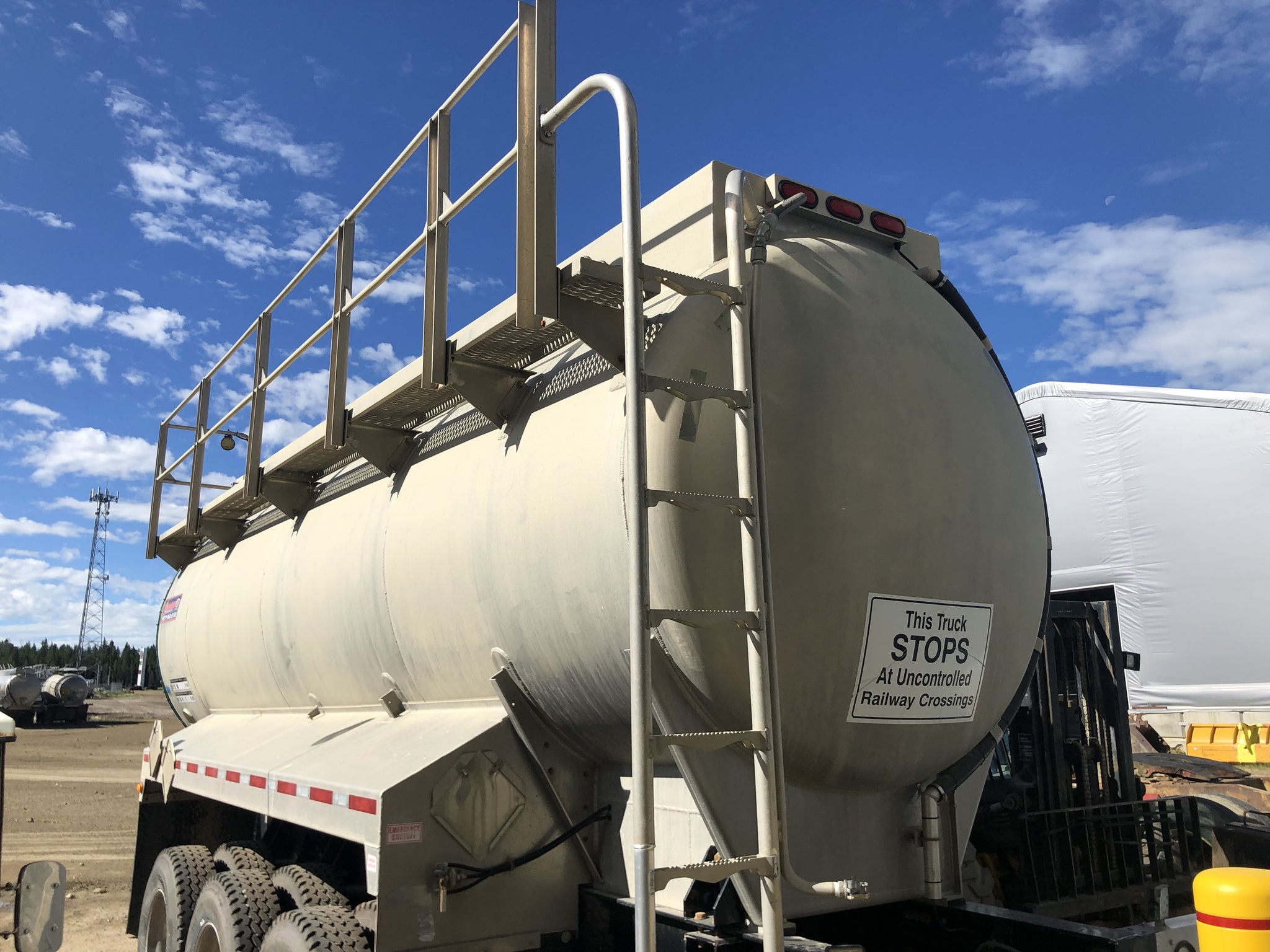 2014 Advance Stiff Pole Pup