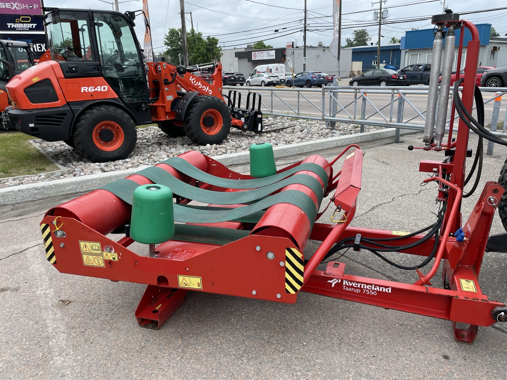 2005 Kverneland Taarup 7556 
