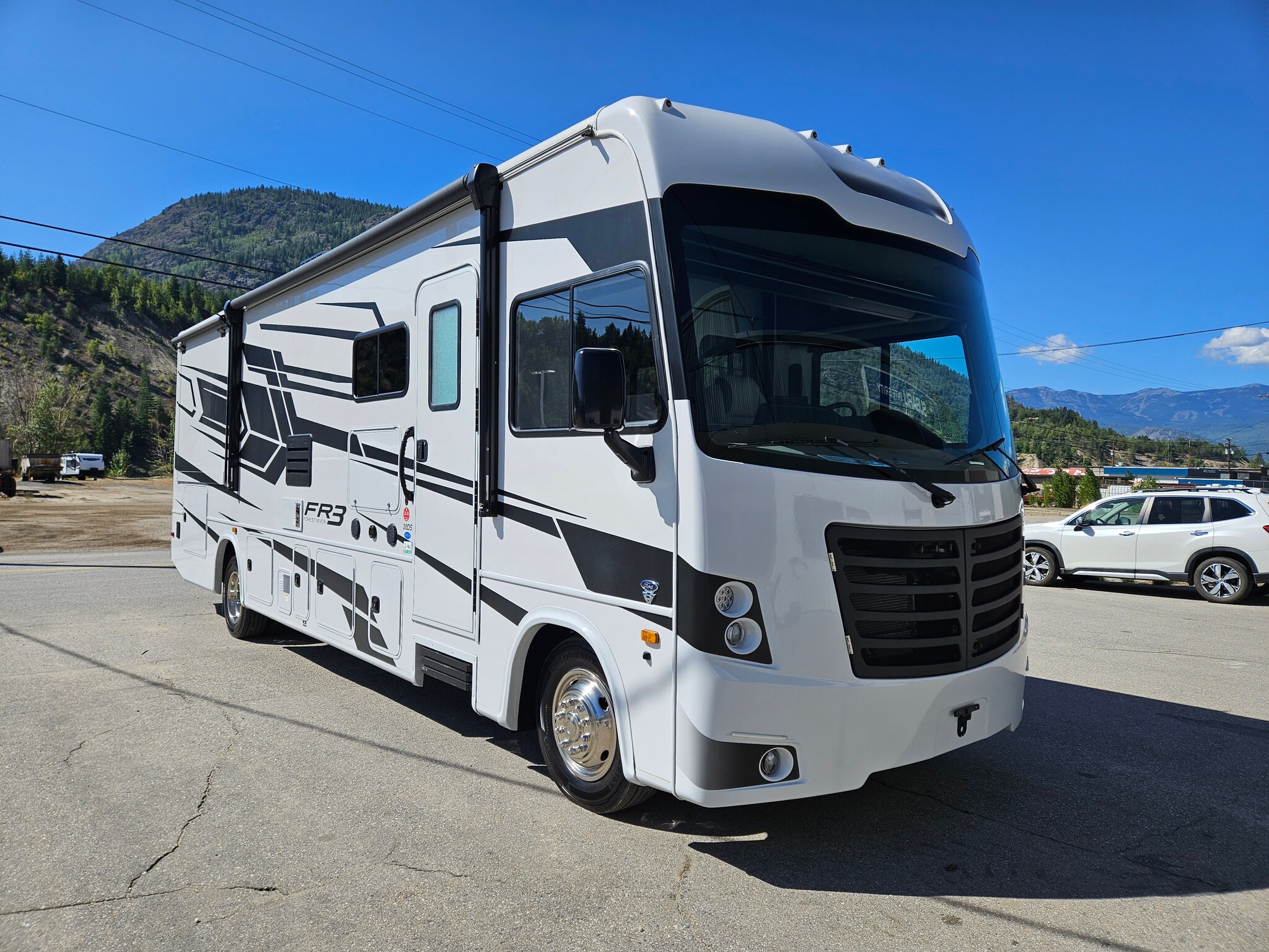 2022 Ford Stripped Chassis