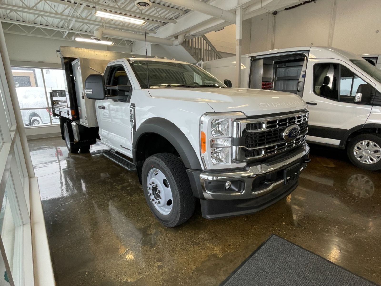2023 Ford F-550 XLT - DUMP BODY