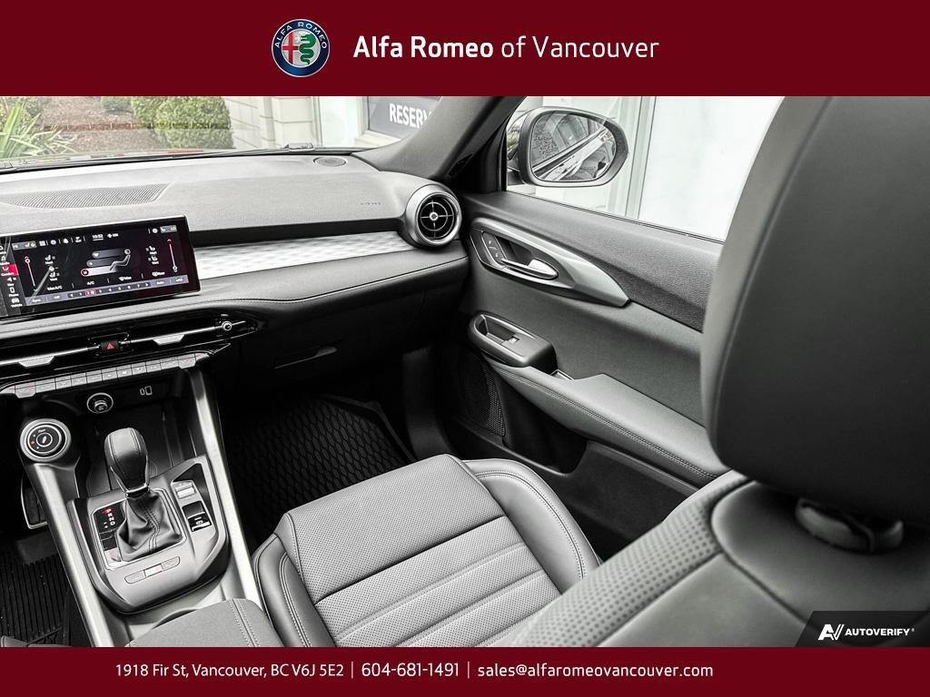 2024 Alfa Romeo Tonale Veloce EAWD, Vancouver, Cash