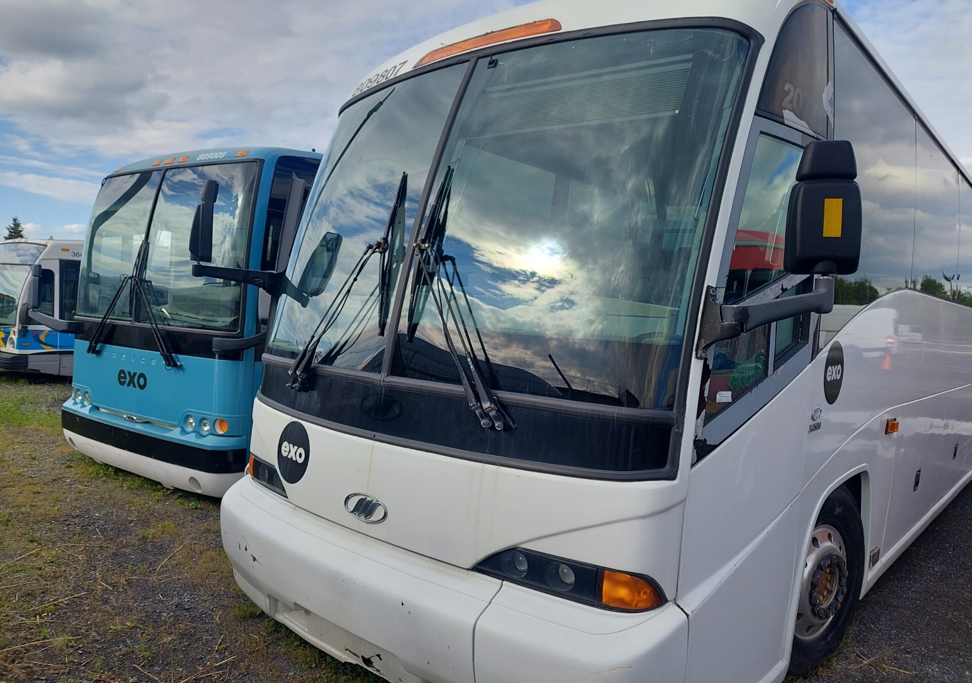 2007 MCI J-4500 MCI J-4500 2007 - STRONG COACH - BUS SOLIDE 