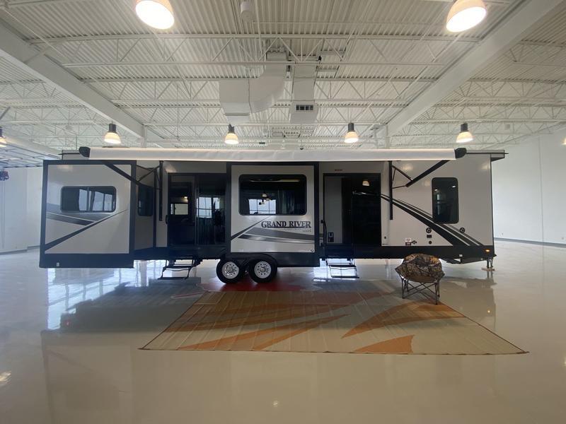 2023 Grand River 40RED DESTINATION