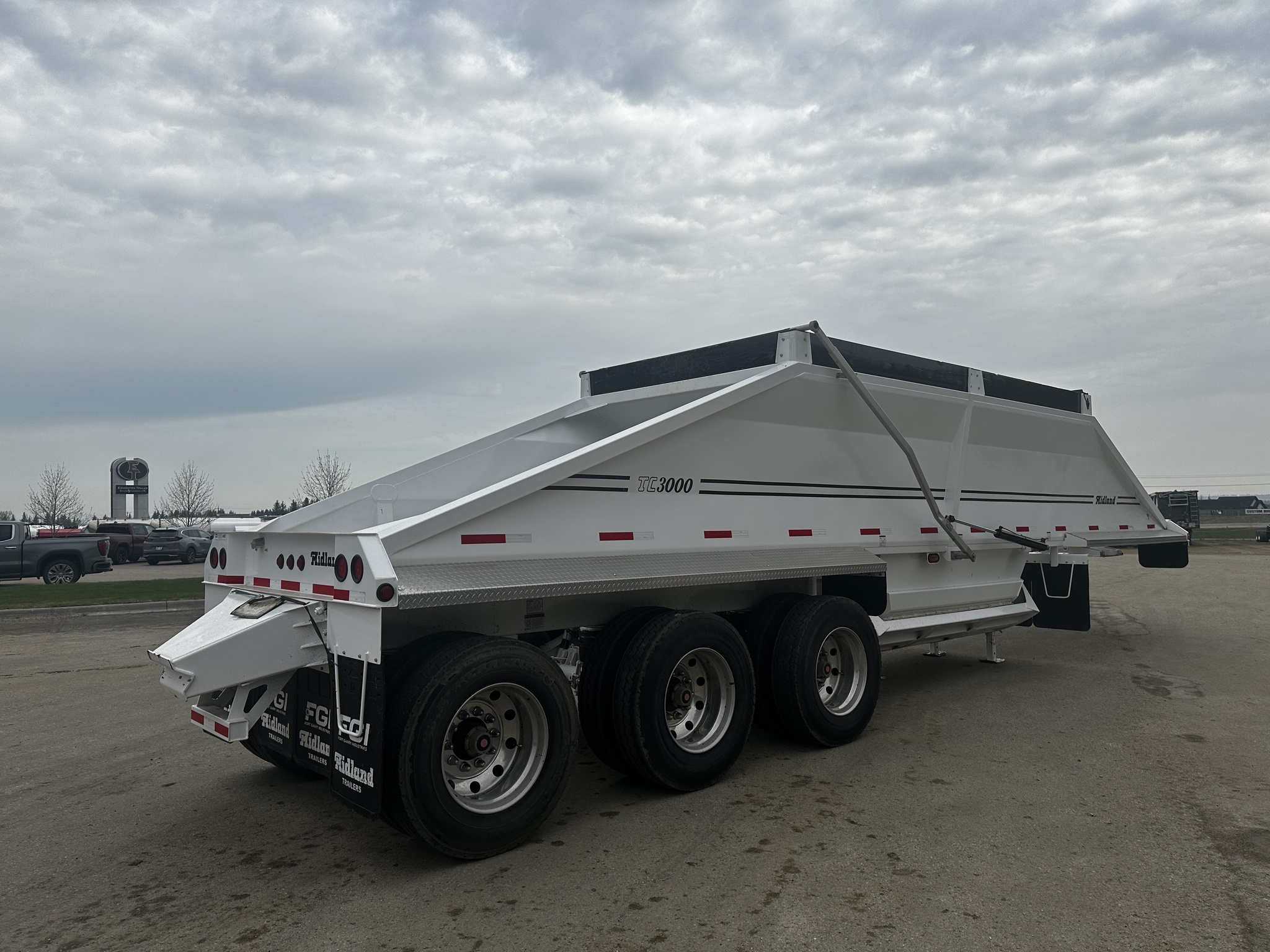 2022 Midland TRIDEM CLAM DUMP