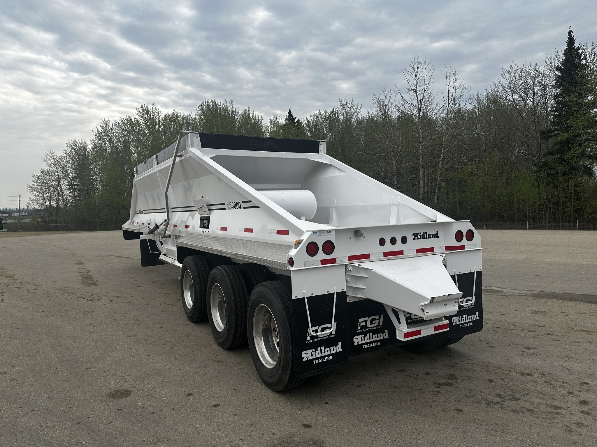 2022 Midland TRIDEM CLAM DUMP