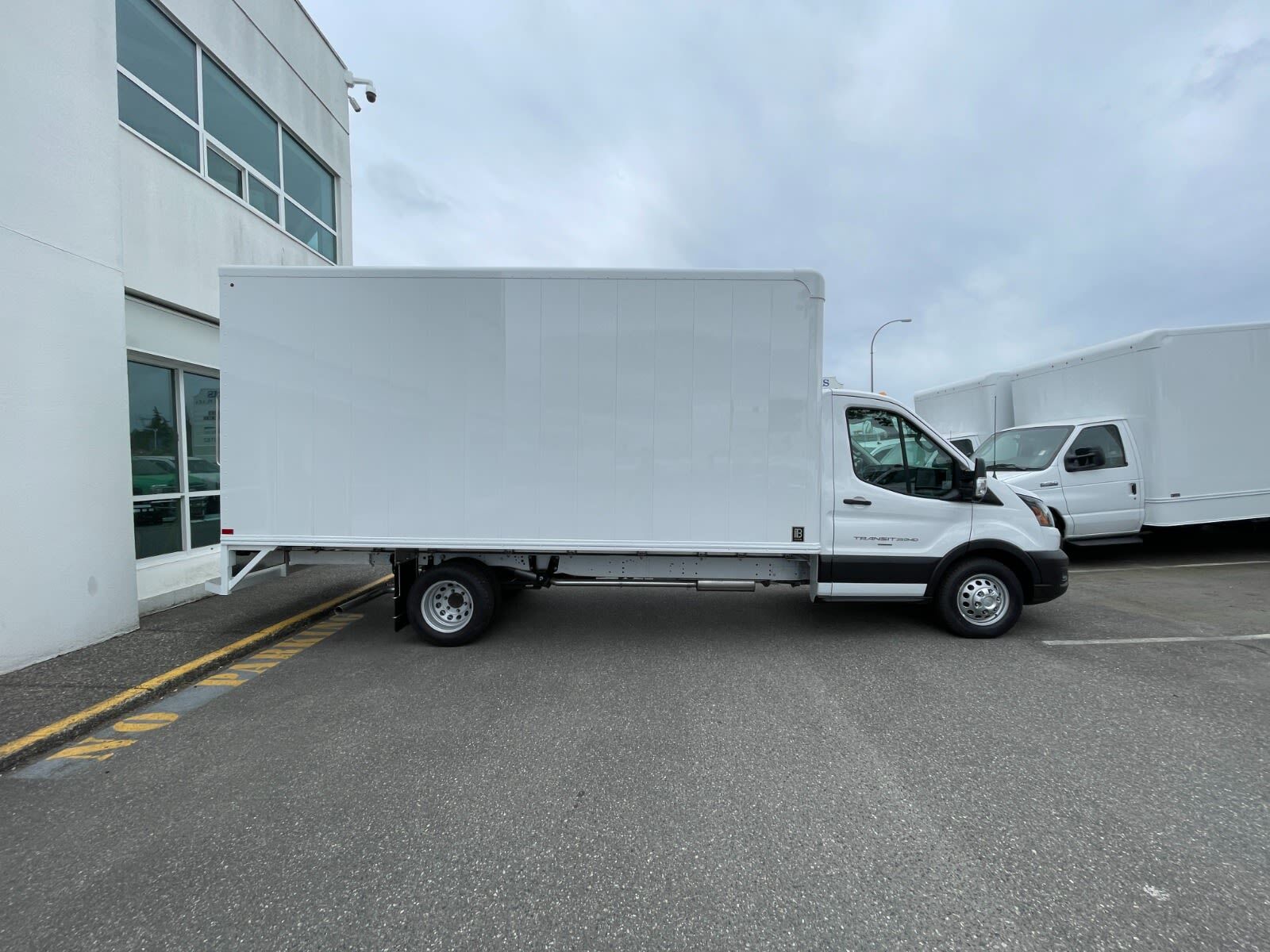 2023 Ford Transit INTERCONTINENTAL TRUCK BODY - 16' VAN BODY