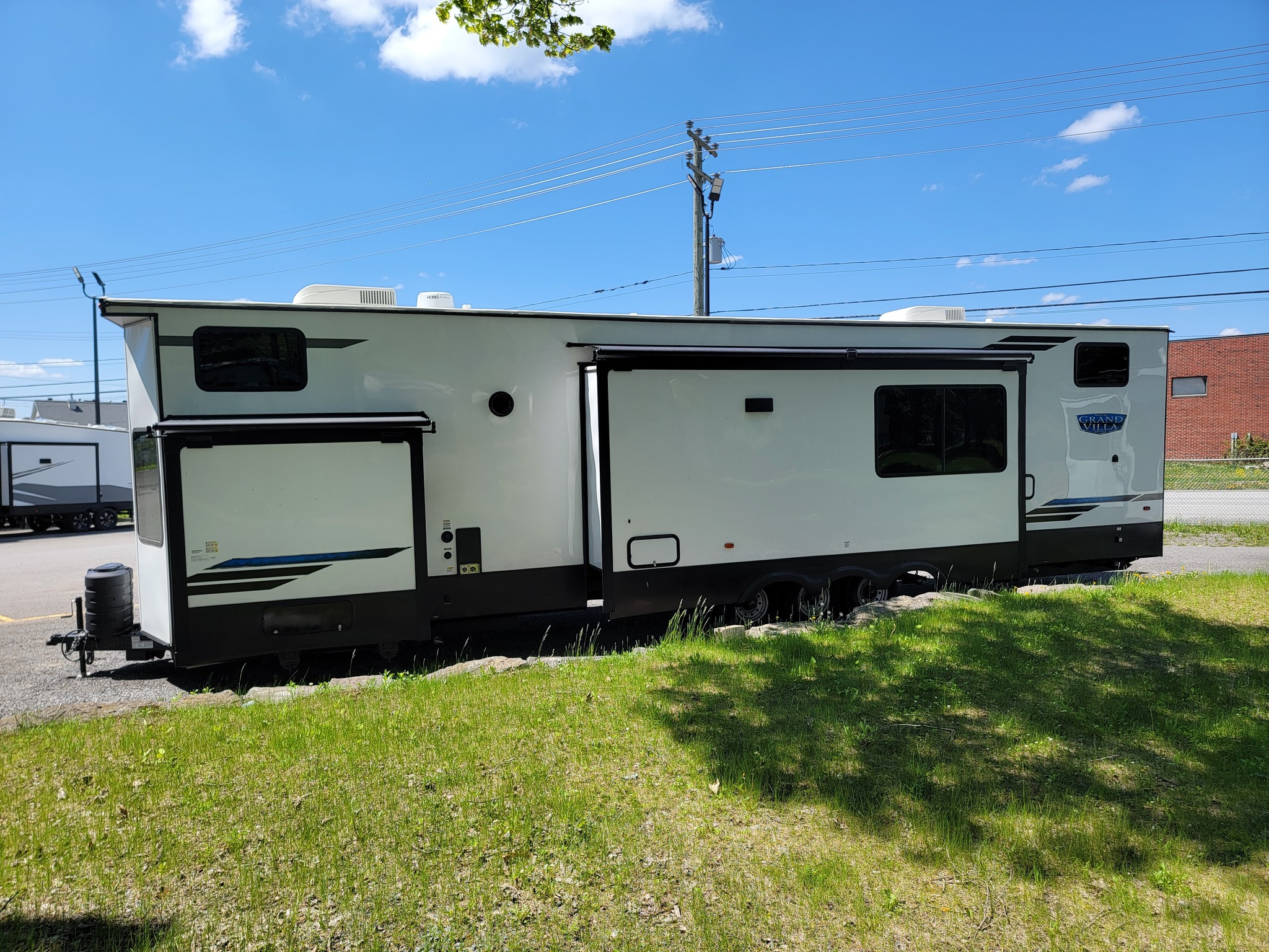 2024 Salem by Forest River 44VIEW