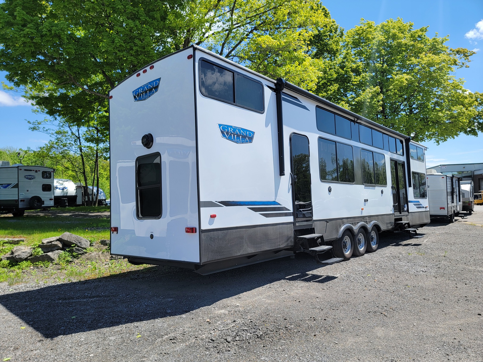 2024 Salem by Forest River 44VIEW