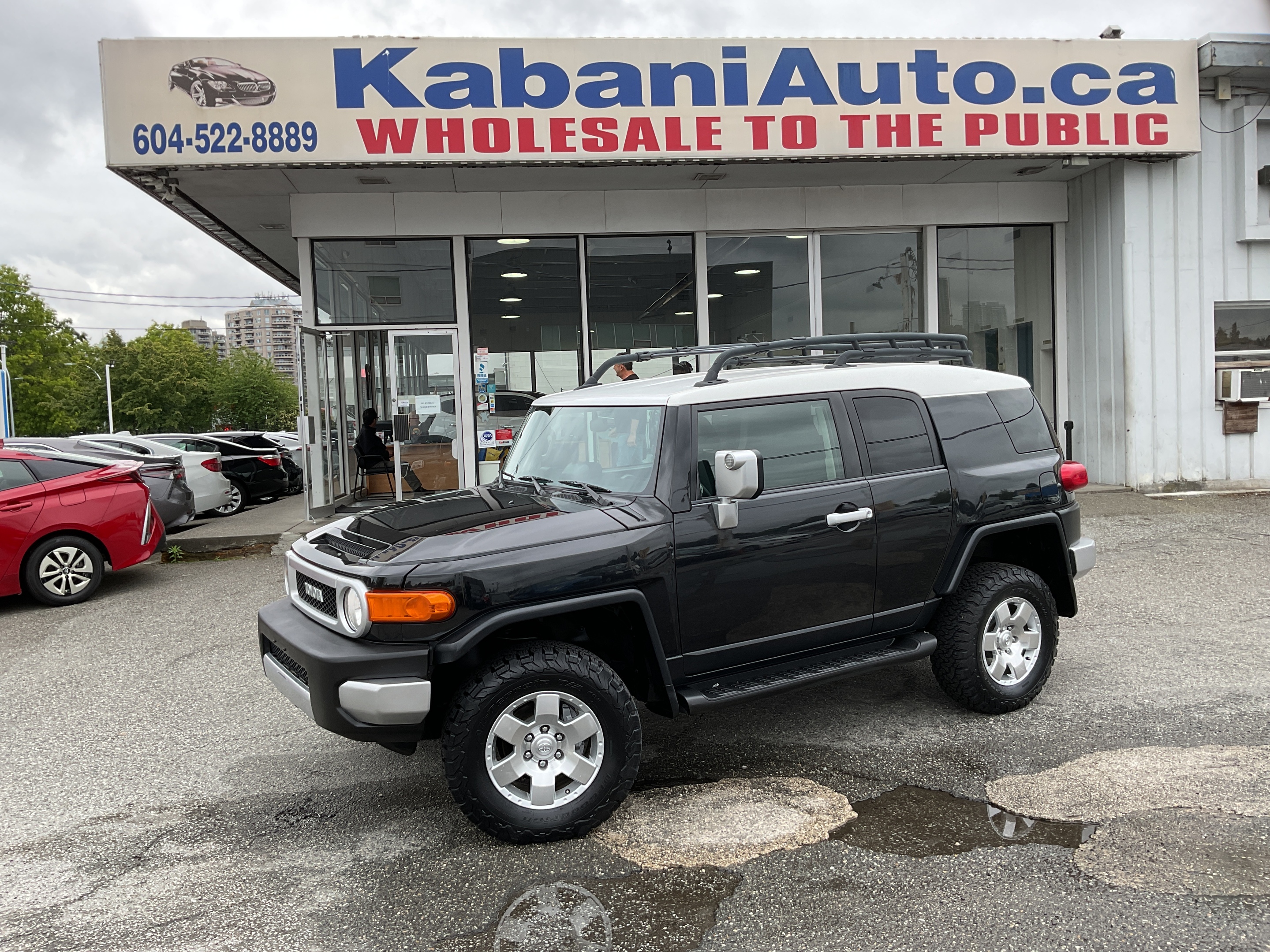 2007 Toyota FJ Cruiser 4WD - 6 Speed Manual, Ready  for the adventure!