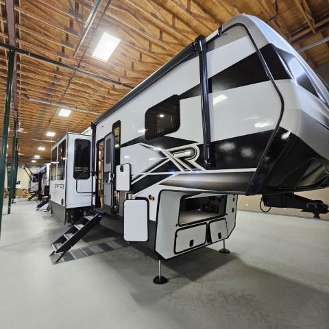 2024 Keystone RV Raptor 428