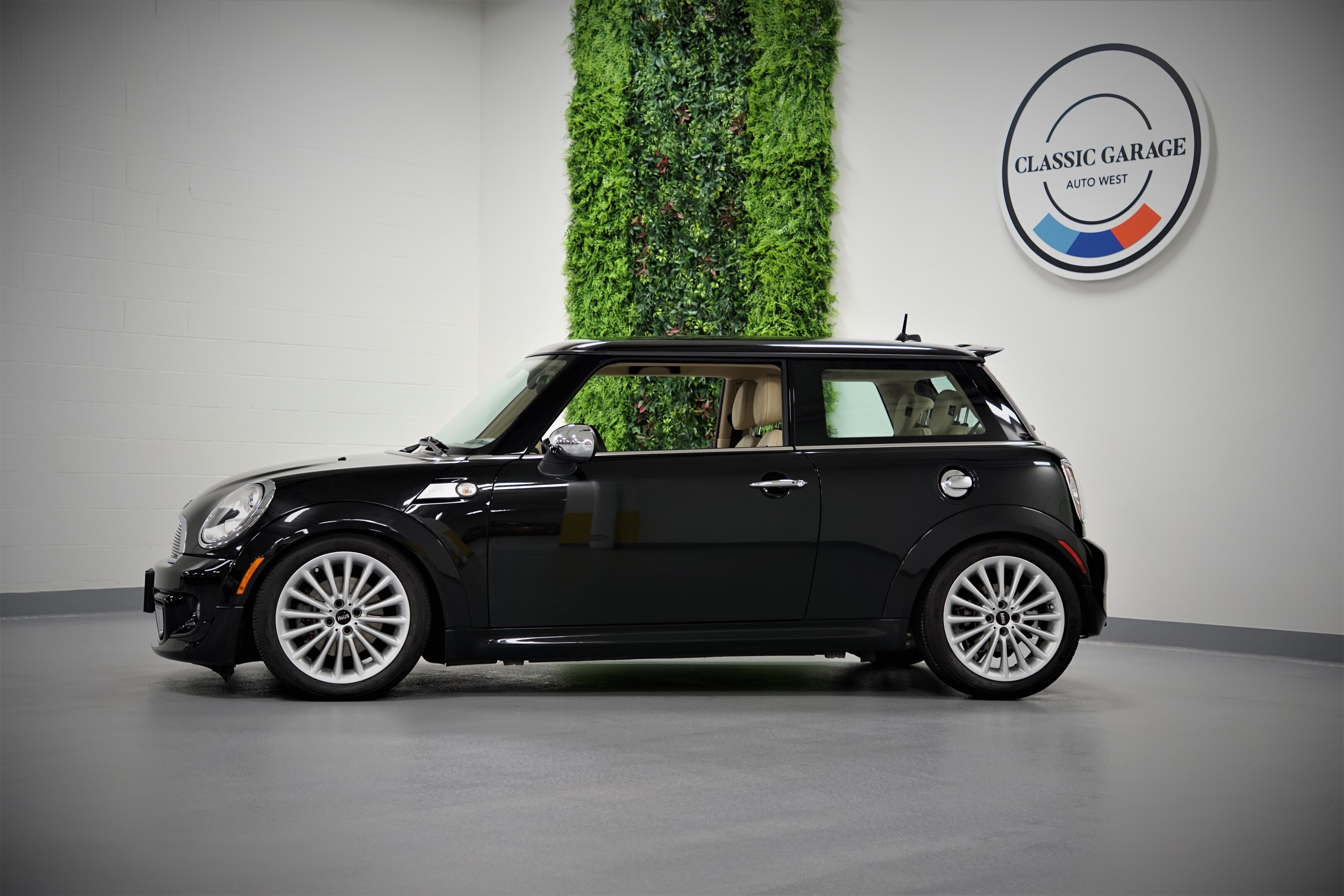 2012 MINI Cooper Hardtop Rare 1/1000 MINI Cooper S Goodwood