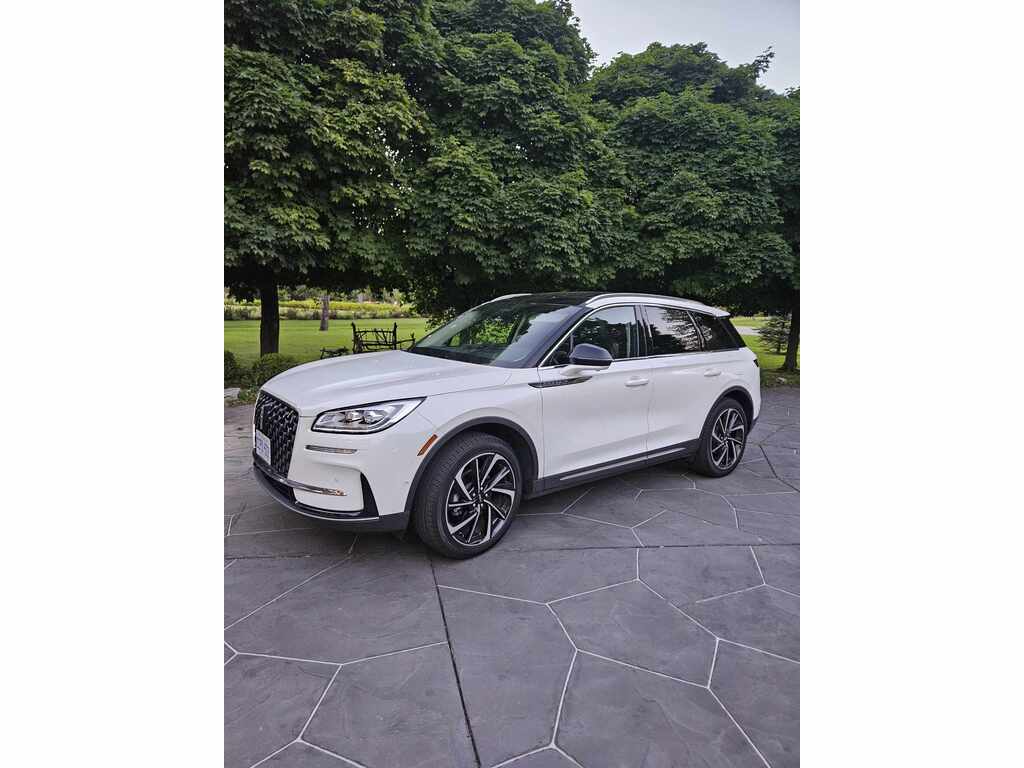 2023 Lincoln Corsair Reserve  Used / Demo - 20 Alloys