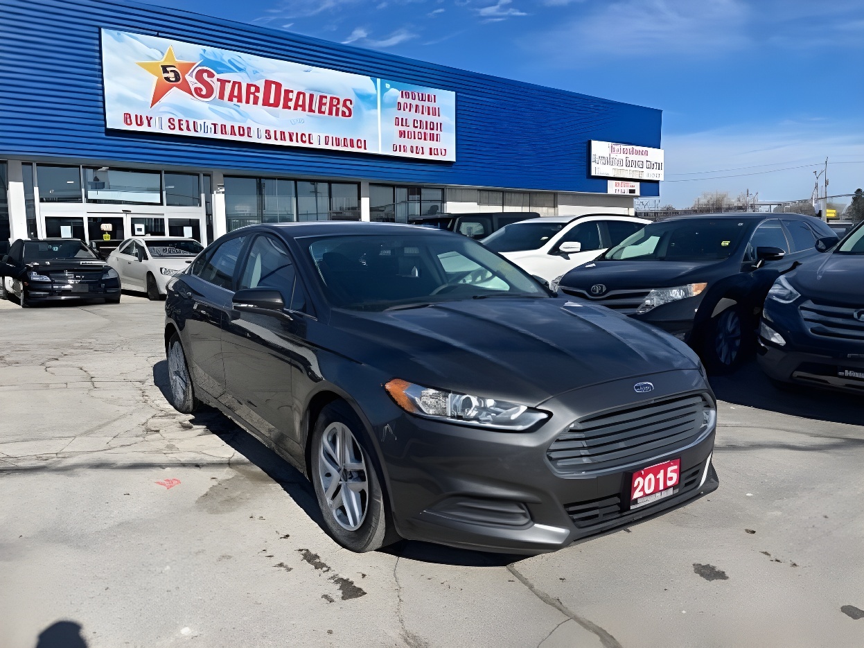 Gray 2015 Ford Fusion SE Sedan Front-Wheel Drive 6-Speed Automatic