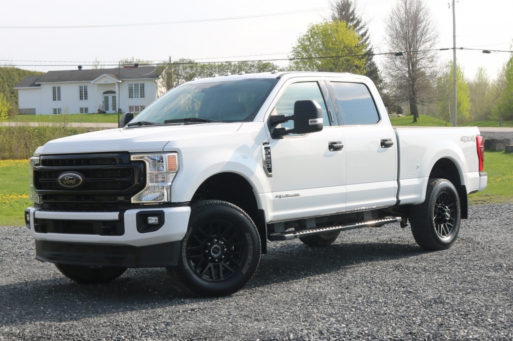 2022 Ford F-250 XLT Black Appearance 4X4 (6.7L Diesel)
