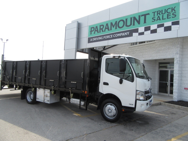 2020 Hino 195 DIESEL WITH 21 FT FLATDECK & POWER RAIL GATE LIFT
