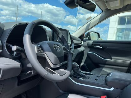used 2023 Toyota Highlander car, priced at $58,995
