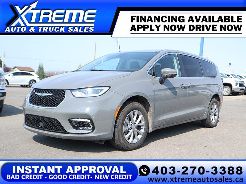 2023 Chrysler Pacifica Touring L AWD   - NO FEES! HAIL SALE