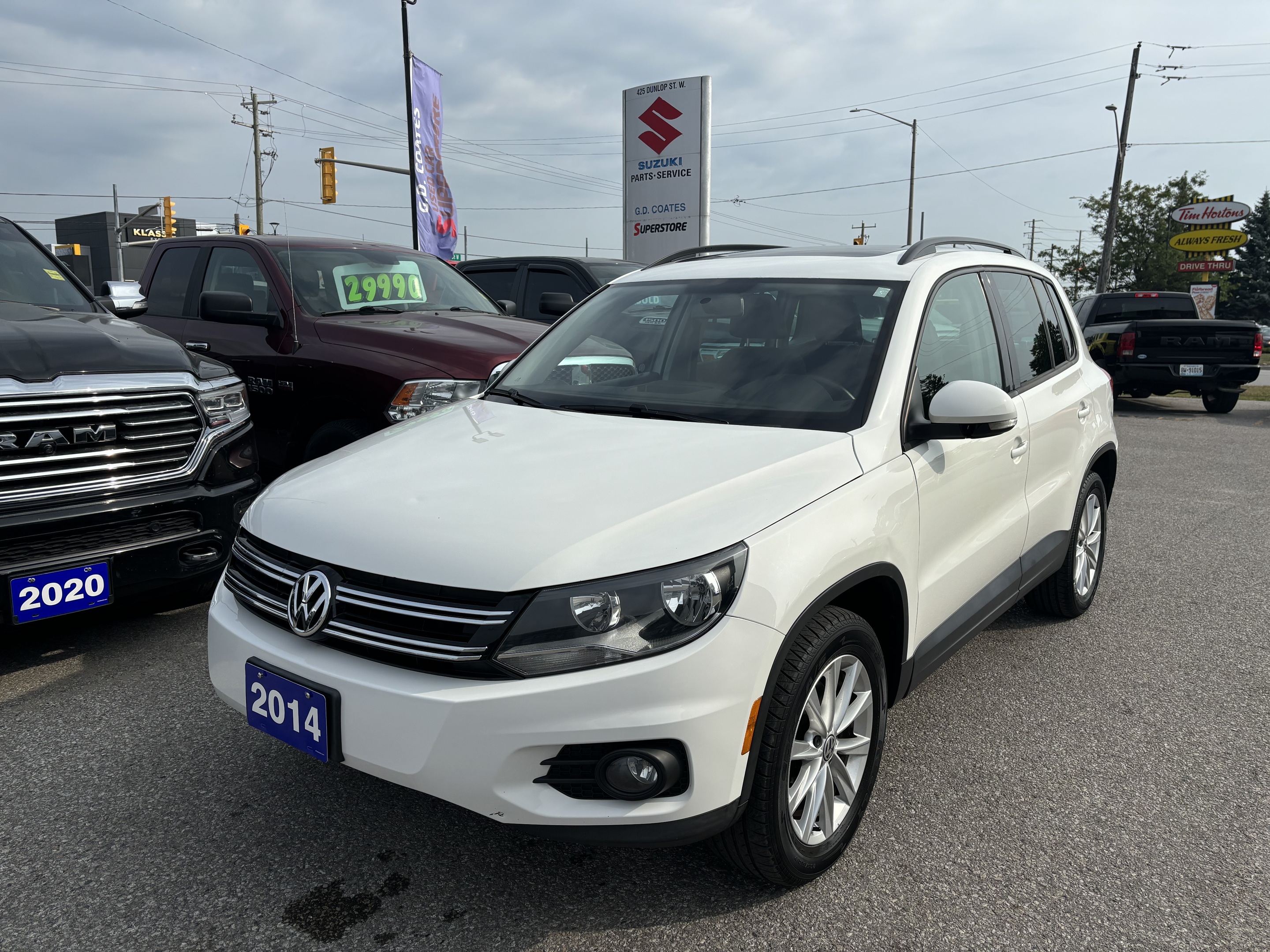 2014 Volkswagen Tiguan Trendline ~Nav ~Heated Leather ~Power Moonroof