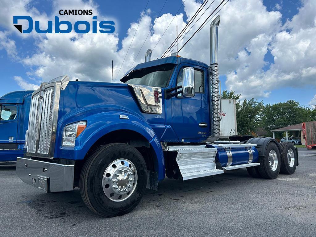 2022 Kenworth W990 
