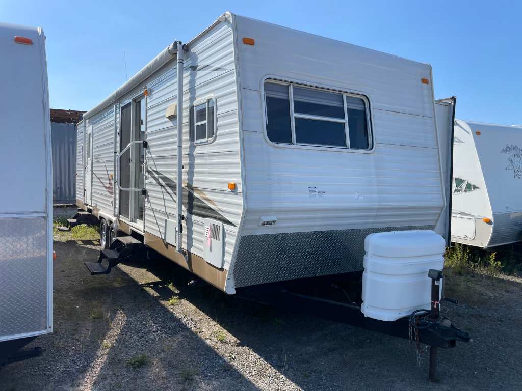 2005 Conquest 325FK 