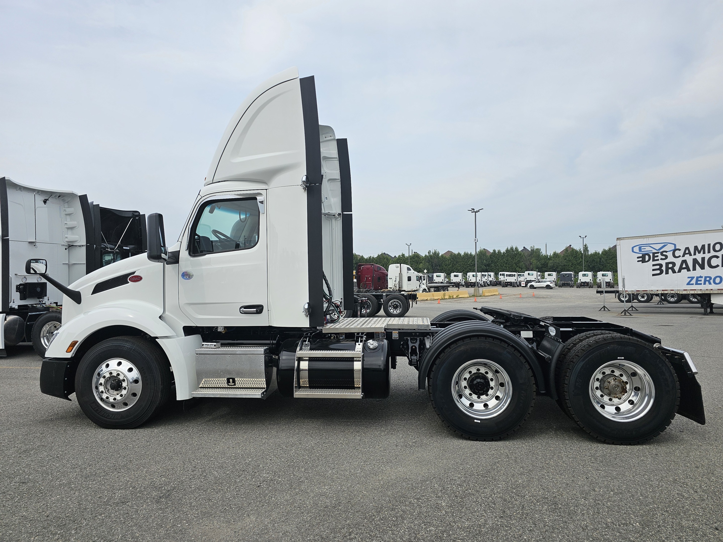 2024 Peterbilt 579 