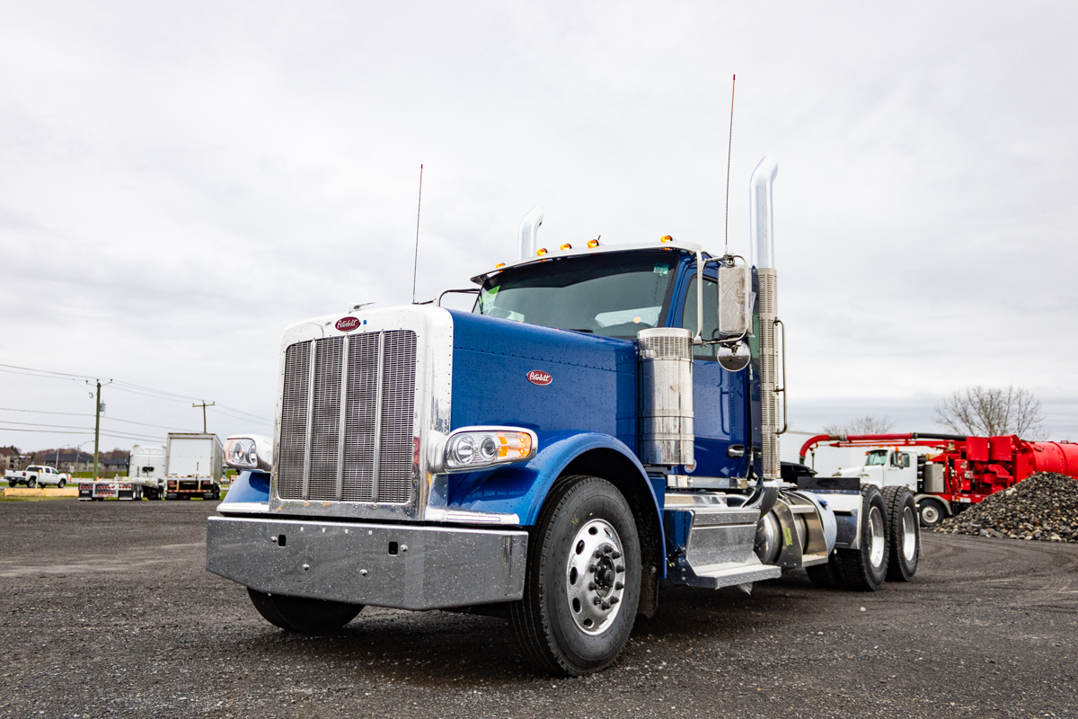 2025 Peterbilt 589 