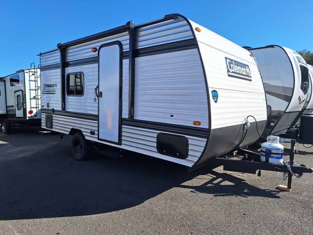 2025 Coleman 17R 