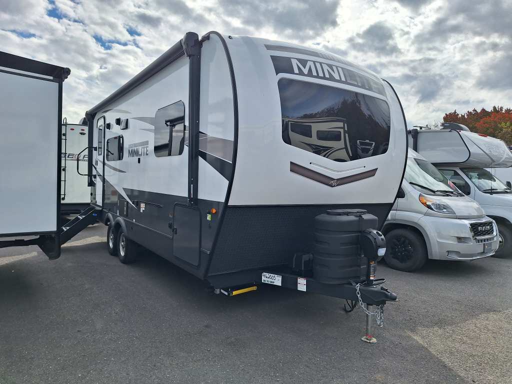 2025 Rockwood Mini Lite 2205S 