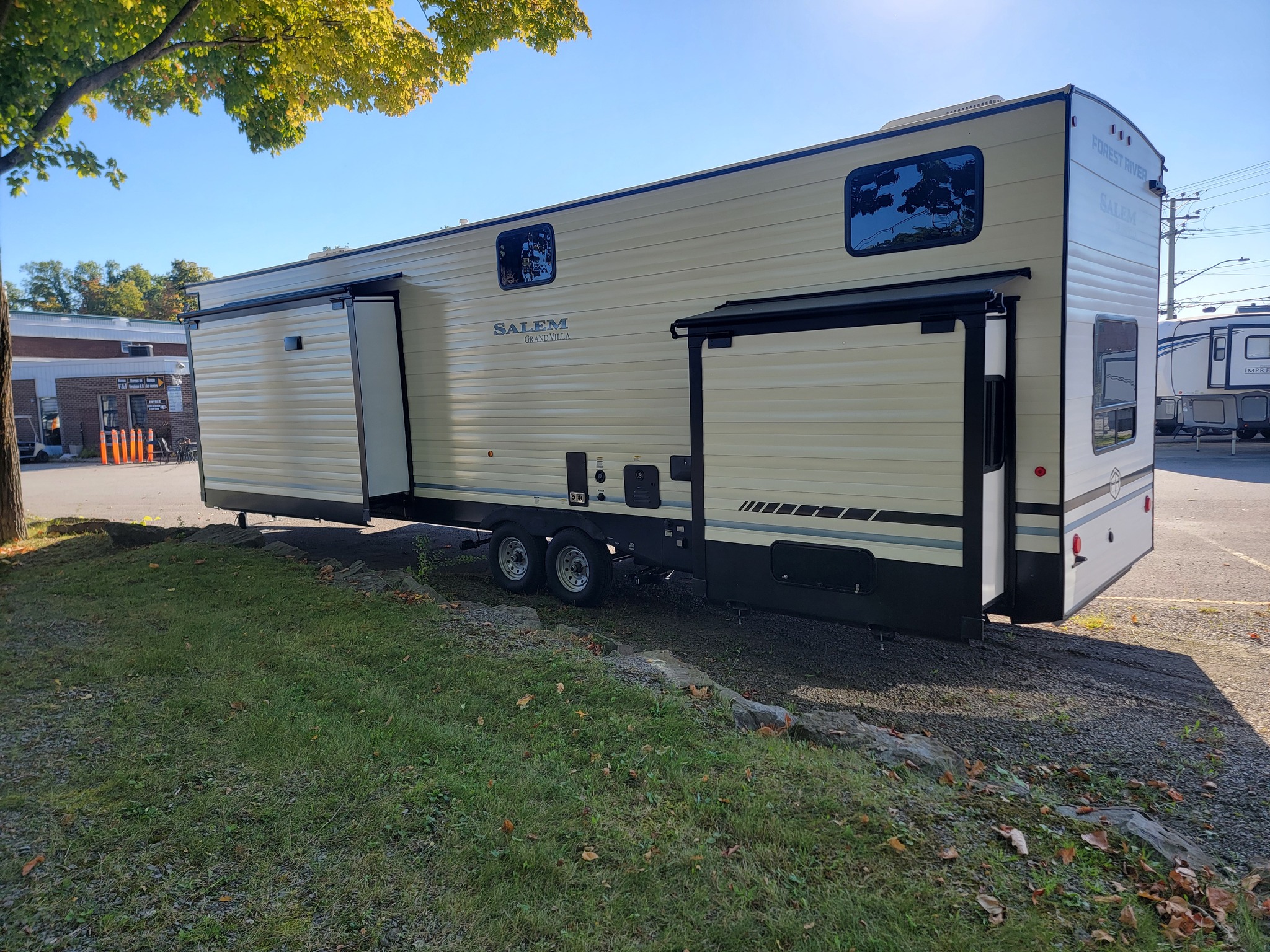 2025 Salem SALEM VILLA 42FLDL