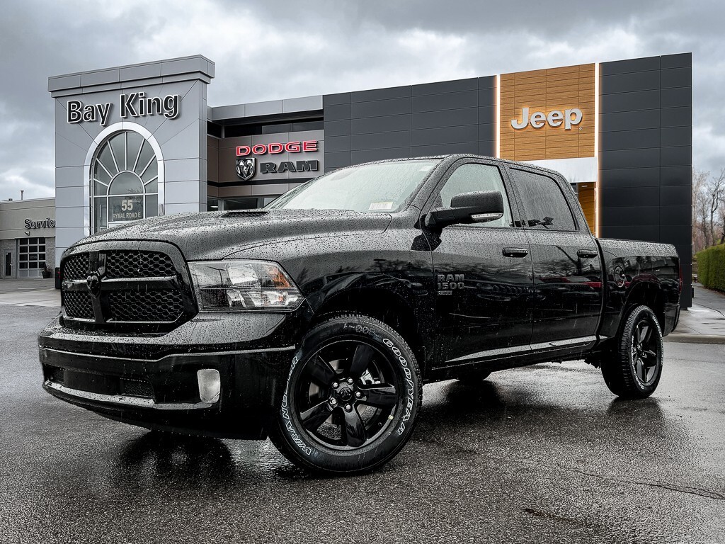 2023 Ram 1500 Classic SLT | CREW | HEATED SEATS | ALPINE AUDIO | HITCH |