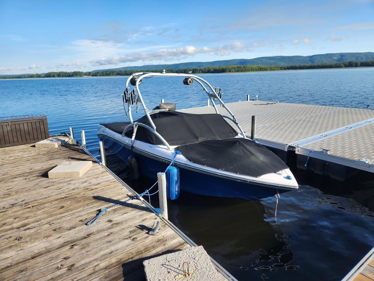 2004 Nautique SV211 AIR NAUTIQUE SV211 WAKESURF BOAT