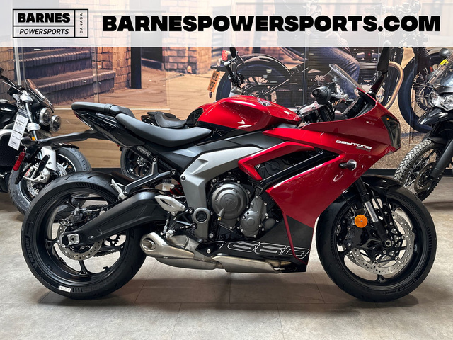 2025 Triumph Daytona 660 Carnival RedSapphire Black