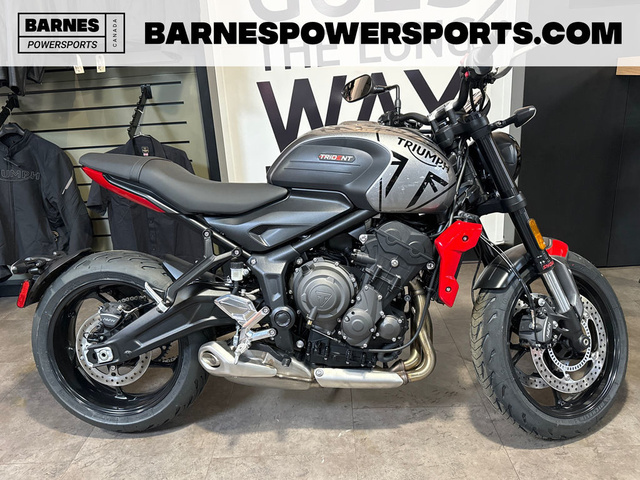 2024 Triumph Trident 660 Silver Ice/Diablo Red 