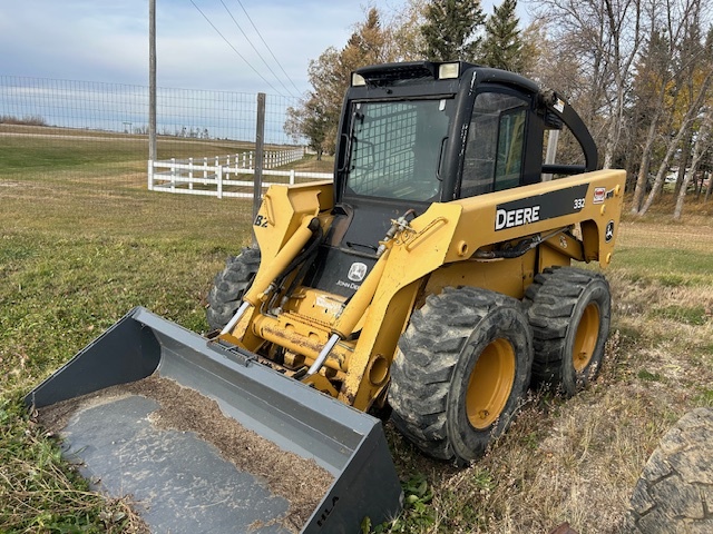 2006 Deere 332 