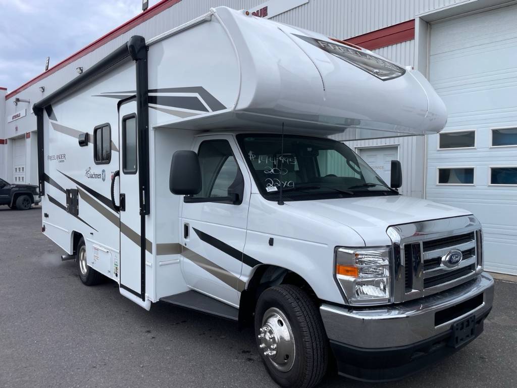 2025 Coachmen Freelander 22XG ESSENCE 