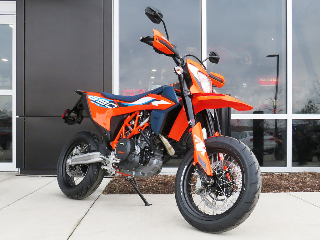 2024 KTM 690 SMC R 