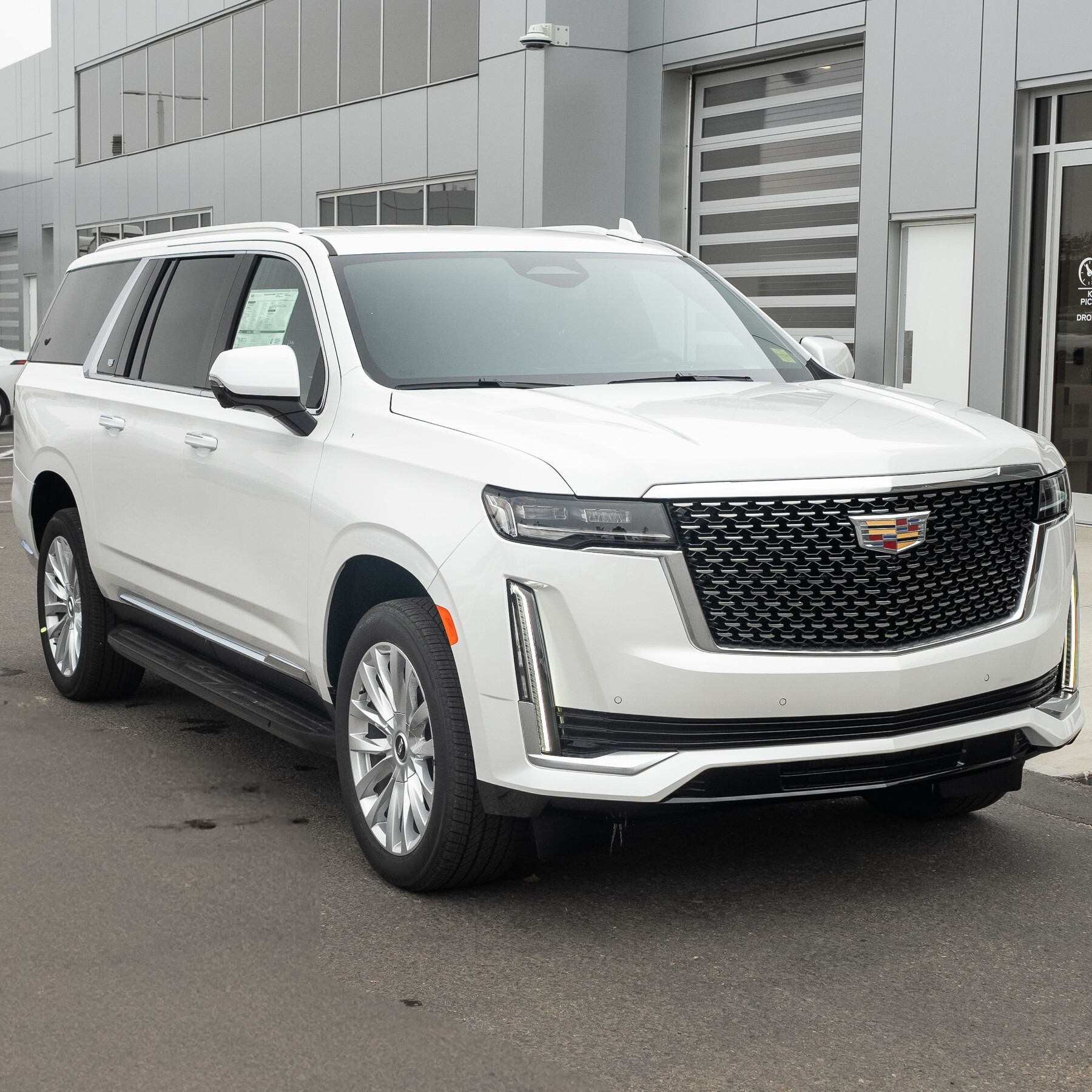 2024 Cadillac Escalade ESV Luxury