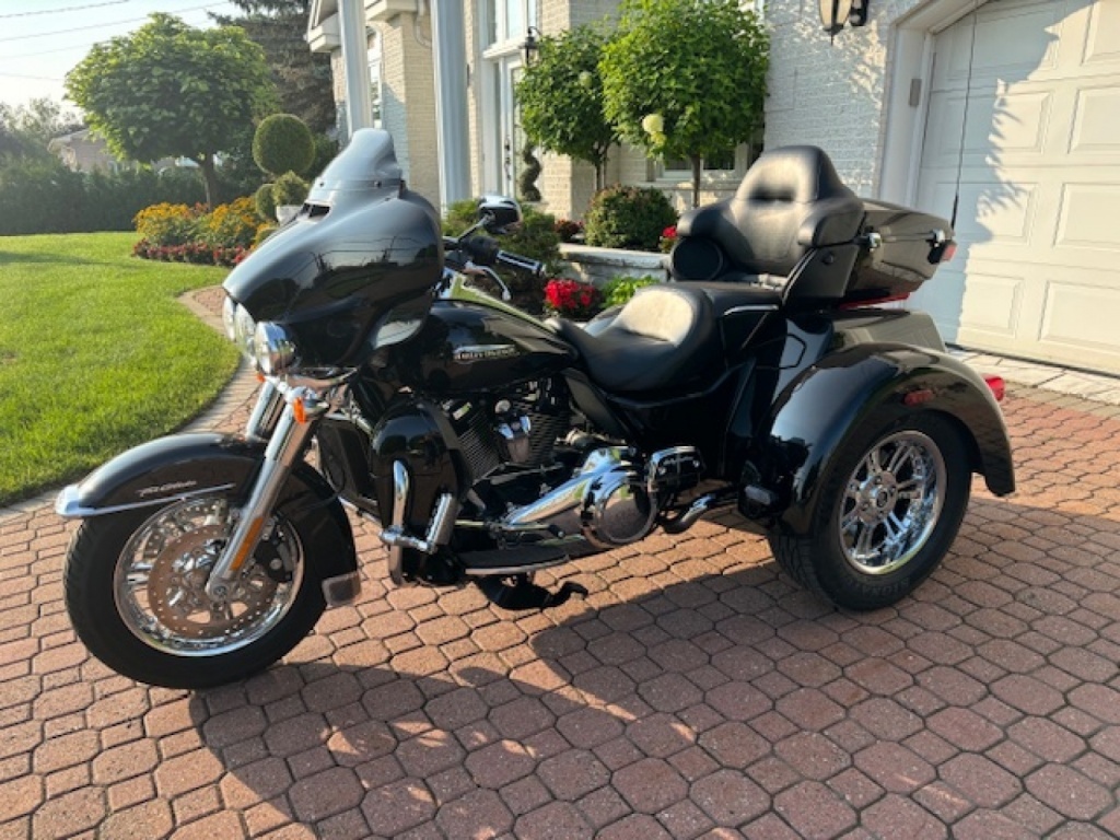 2021 Harley-Davidson FLHTCU Electra Glide Trike