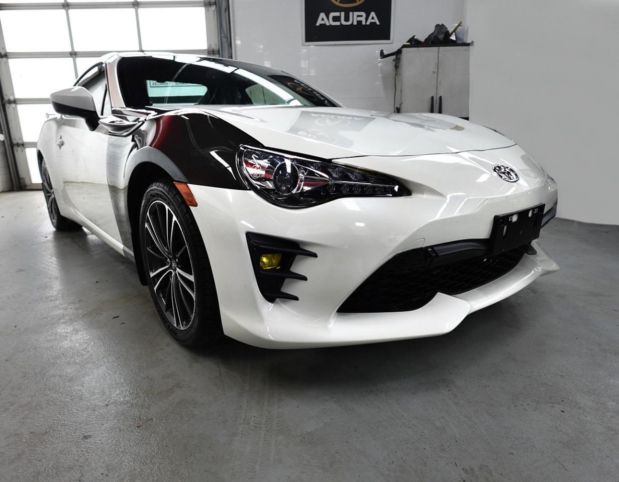 2020 Toyota 86 GT MODEL,4 NEW TIRES ON IT,CARBON FIBER,MUST SEE