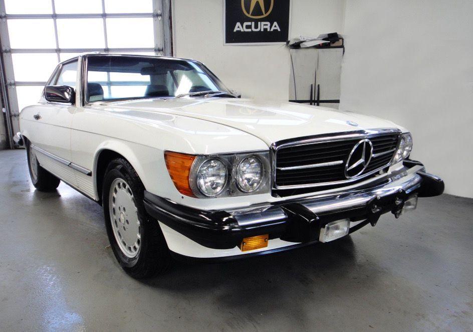 1988 Mercedes-Benz SL-Class SL 560. LOW KM, RUST FREE, MUST SEE